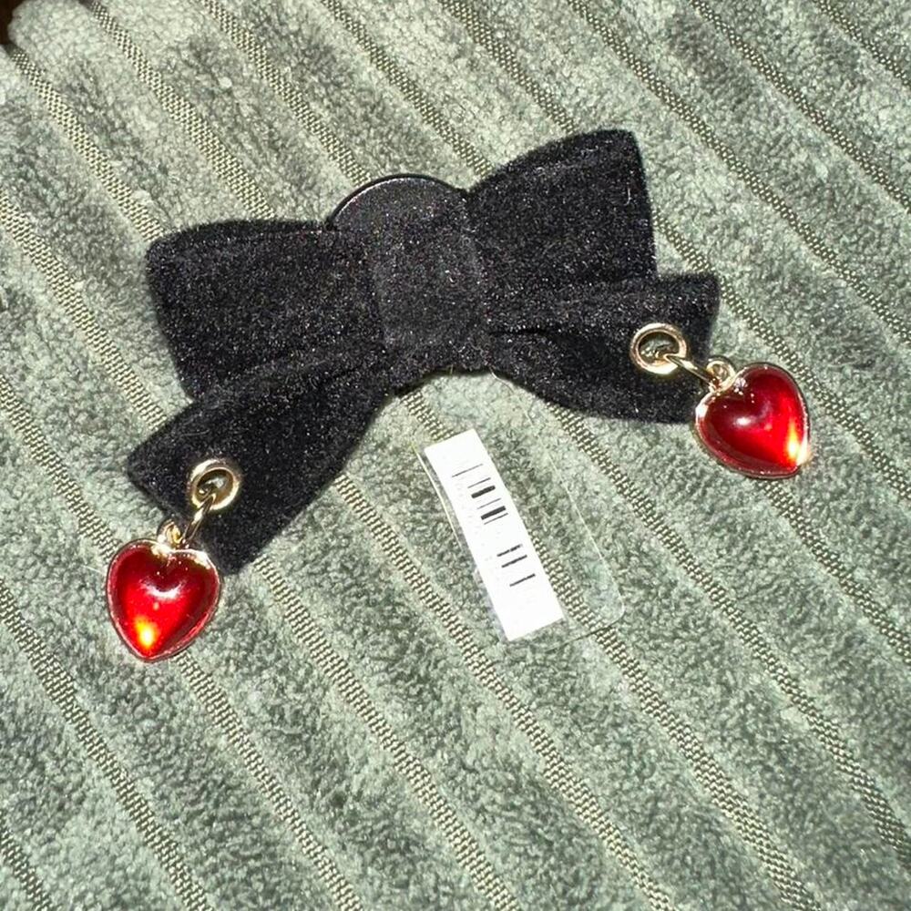 BNWT goth whimsigoth romantic black velvet coquettecore bow croc charm!🎀